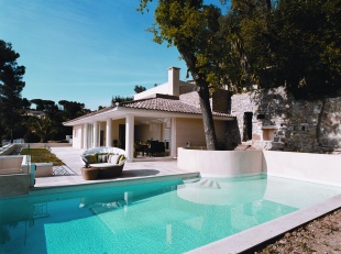 Cannes house and pool